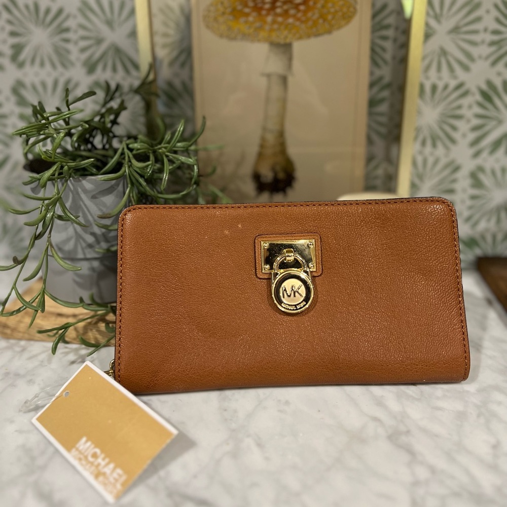 New Michael Kors brown leather wallet